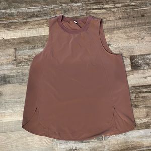 Women’s Athleta muscle tank with scalloped hem. Size large mauve